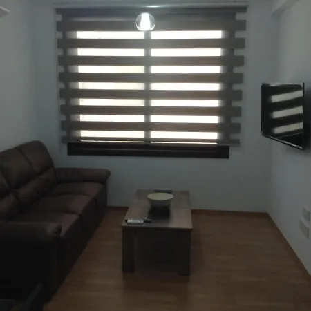 Cozy 1 Bedroom Apt Close To The Sea דירה לימסול