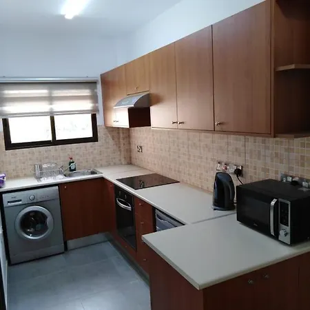 Apartment Cozy 1 Bedroom Apt Close To The Sea